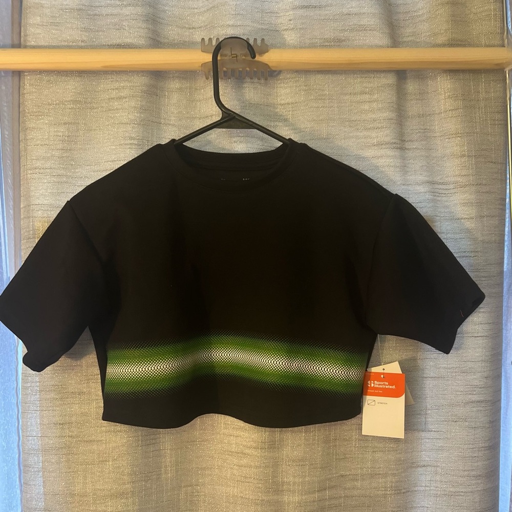 Sports Illustrated Youth Crop T-shirt; NWT. Size 10/12.